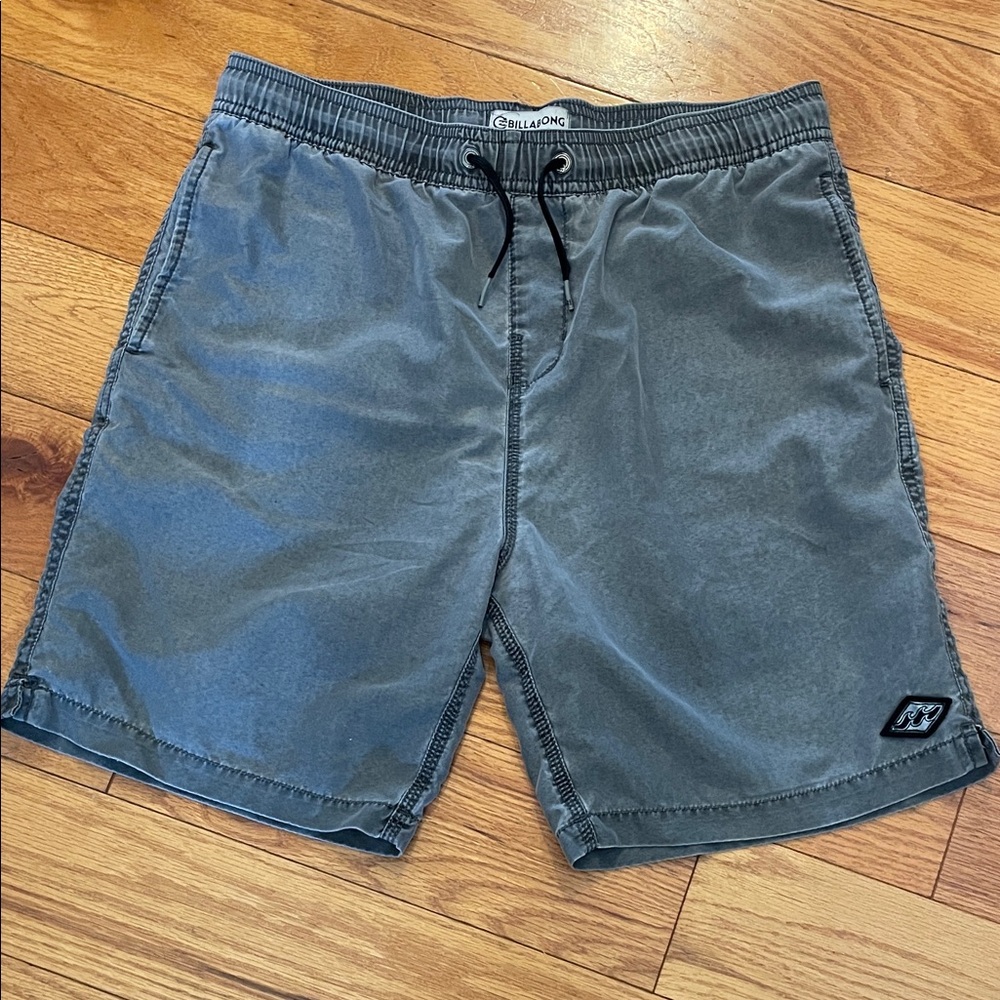 #17 Billabong board Gray Drawstring Shorts Sz 28/30